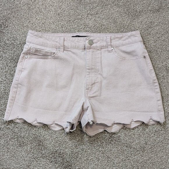 TINSEL DENIM COUTURE Lavender Denim Mid-Rise Scalloped Shorts; Size 29 - Picture 1 of 5